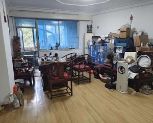 白云山庄3室2厅2卫南朝向180.0万元/套出售