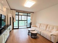9号线合川路口!电梯中区大两房,自住装修,不靠马路诚意售