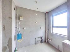 28中,全天采光,近入口,带车位。