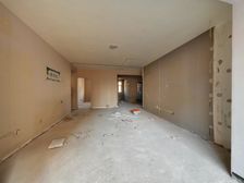 A区 楼头明厨明卫,中上楼层,采光好,价格含车位,满五年