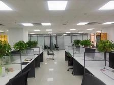 北国商圈【西美大厦】南向350平 精装配家具 24空调
