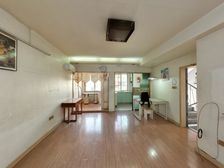 新改封闭小区,停车方便,不是顶楼