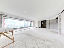 洋房,东边间,配2个大号无障碍车位.