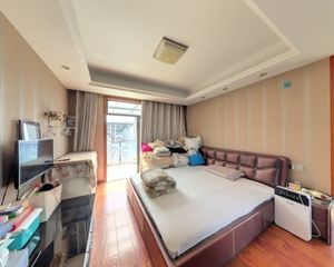城市春天 5室2厅 西