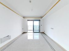 市府板块,小区安静,万科一手打造,小区Rong积率2.4.