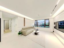 房东全新装修未入住,大三房南北通,间距宽日照没问题