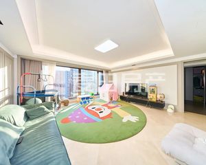 红玺台4室2厅精装修