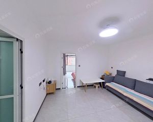 距离地铁500米,小区刚改造升级,新换管道,全新装修正南正北
