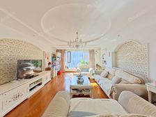 融科橄榄城三期4室2厅南北