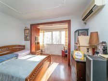 中间楼层+前后无遮挡+ 近出口位置+ 满五年+ 房东诚心出售