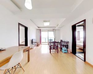 边套户型,两房两厅户,南北通透,视野开阔!