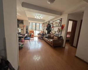 锦绣曙光3室2厅2卫南朝向139.0万元/套出售