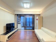 小区位置好,中间楼层,采光好,三房两厅两卫,诚售,欢迎品鉴。