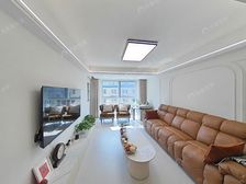 业主自住1年,装修百万,带50平大露台,看房随时