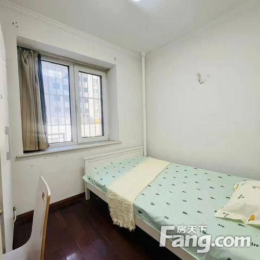 北大南门正规三居次卧中关村北大全女生单间合住随时看全齐