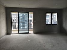 万丰江境单价1万出头的江景4房,使用率高,目送式教育桂雅小学