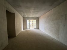 滨江锦府 4房2厅32万