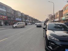 嘉泽夏溪街上单价6千多沿街店面 双开间朝南 前庭后院全新装修