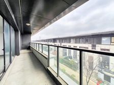 金科蠡湖212平顶层毛坯四室 南北通透满二住宅