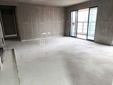 大板二区 电梯房 朝向东南 不满两年 毛坯 看房方便 有钥匙