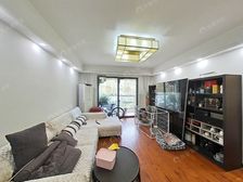 2013年竣工的三房 位置安静 看中可以谈 出行便利 诚意出