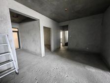 壮锦大道二七二地质队单位大院4房2厅毛坯南北通透楼龄新