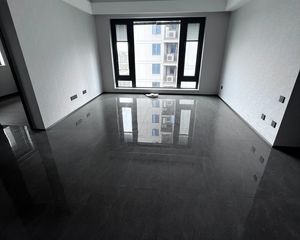 璀璨天鑫里3室1厅2卫南朝向270.0万元/套出售