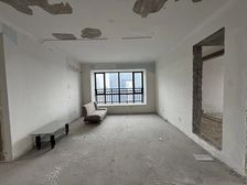 东方雍华府4室2厅2卫南朝向305.0万元/套出售