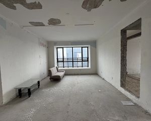 东方雍华府4室2厅2卫南朝向305.0万元/套出售