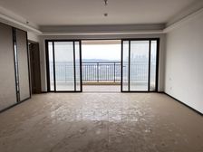 龙光玖珑湖二期 6房2厅320万