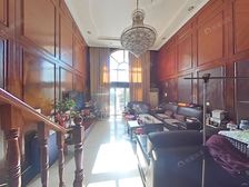 大上海米兰园联排别墅有天有地可安装室内电梯体验不同生活方式