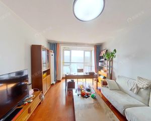 2012年社区筑华年 东南3居 户型方正客厅双卧朝南 带明卫