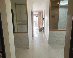 颐华居 3房2厅68万