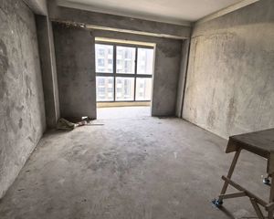 橄榄树雅苑(北区) 停车方便 朝南 商品住宅 满五
