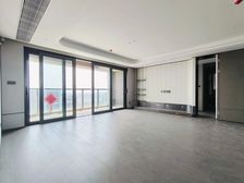 仁恒前湾国际195平南向精装四居 顶层视野佳