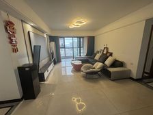 天健城 4房2厅111万