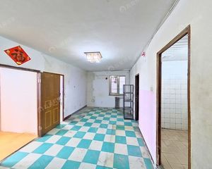 顺四条37号院 带电梯 带客厅 高楼层 正规两居 诚心出售
