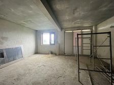 阳光城丽景湾(翡翠湾)别墅 丽景湾头排江景别墅!地上4层再送一层地下室整栋看邕江美景无遮挡的!业主花50万设计好基础框架拓展所有的利用空间,超值!