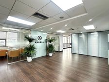 整层:南北通透1232平,朝南落地窗,户型方正,整租分租均可