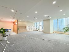 国金中心 电梯口 精装空房出租 业主直租 随时看