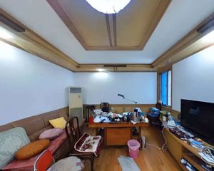 镇安花园4室2厅1卫南朝向180.0万元/套出售