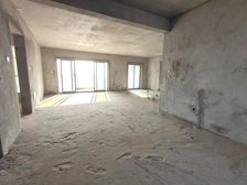 盛天东郡 5房2厅180万