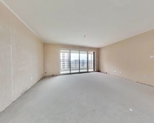绿树成荫,风景如画!带产权车库,精致4房,位置静谧,无个税!