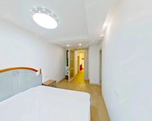 御观邸 自住精装修,跃层 户型方正 可做5房3卫 诚售!!