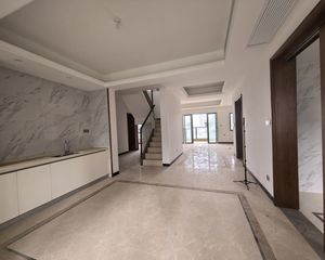 彰泰府7房2厅精装350万
