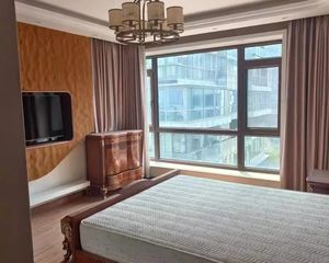 朝阳-三元桥 凤凰城四期 南北8室3厅中装修