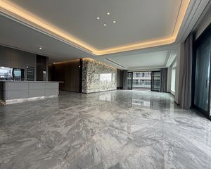 明湖懿秋南园18幢4室2厅2卫南朝向2500.0万元/套出售