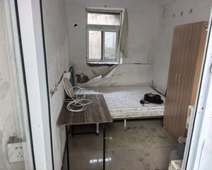 西城西长安街片区东新帘子胡同 ,实验二小私产平房,出价可谈
