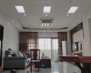 安吉丽城安吉万达商圈近地铁口