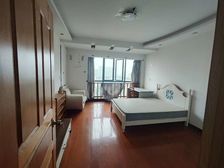 雅戈尔东湖花园一期3室2厅2卫南朝向230.0万元/套出售